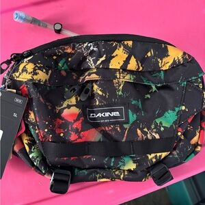Dakine Hot Laps 5 Liter Bike Waist Pack w Reservoir | NEW Rasta One Love